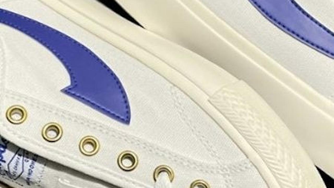 <b>Compass: Gazelle Low White Blue&nbsp;</b>