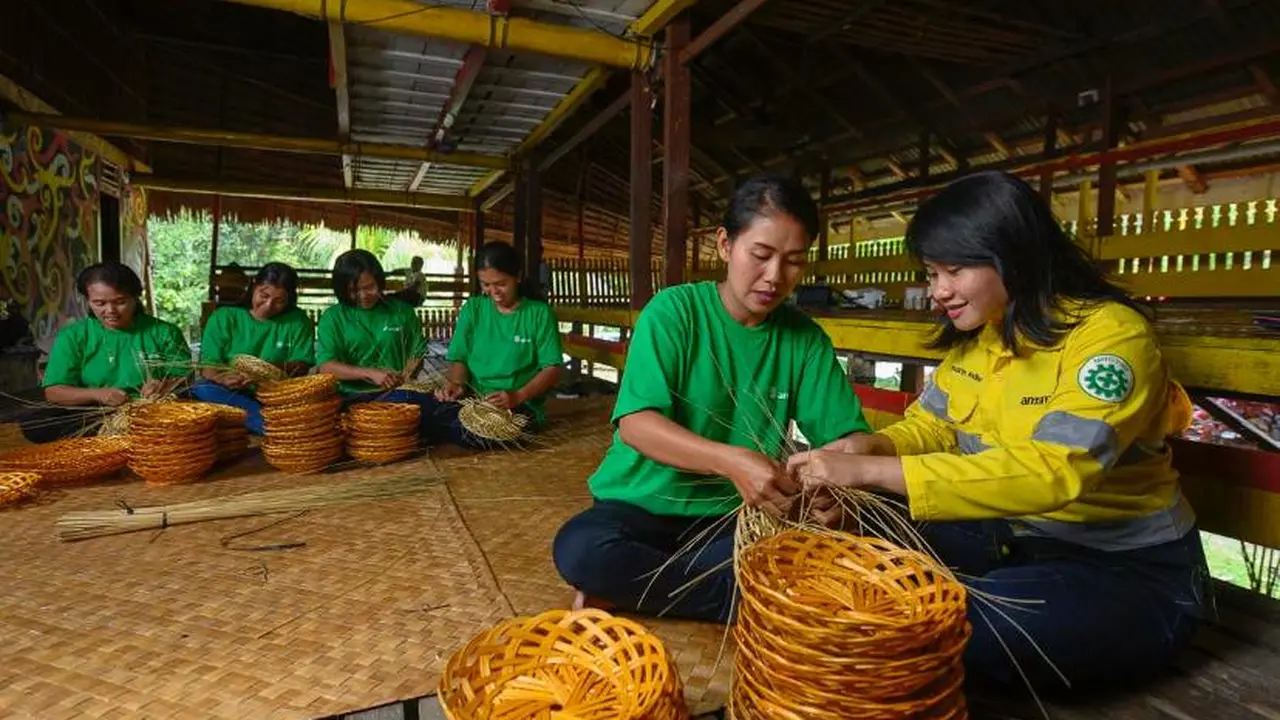 Antam kembali menyalurkan Pendanaan Usaha Mikro Kecil (PUMK) kepada Mitra Binaan pada 30 Agustus 2022 lalu.