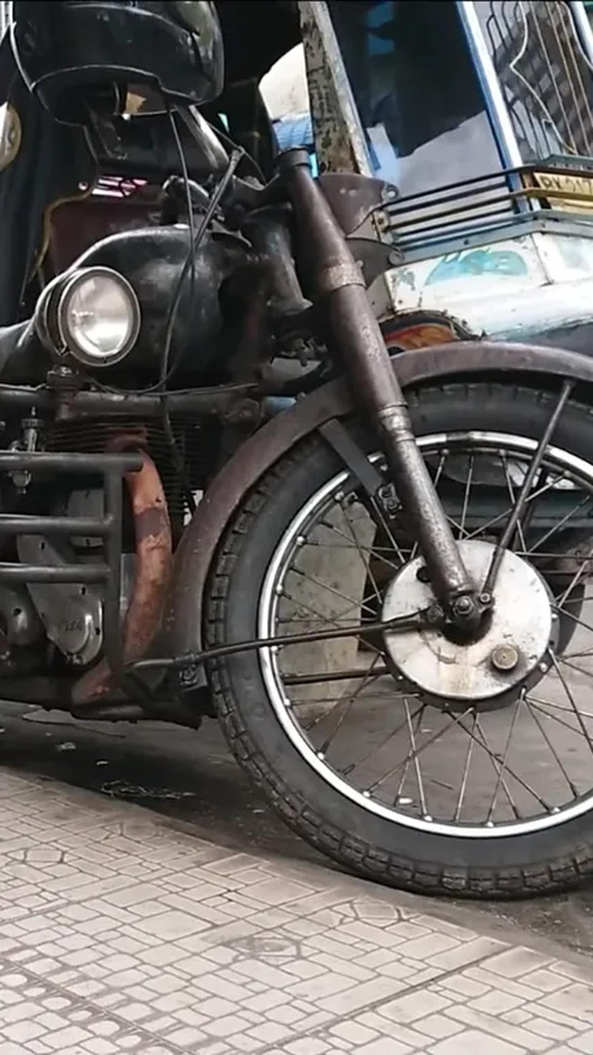 <b>Menjarah Motor</b>