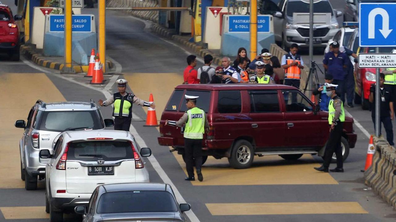 Korlantas Polri memastikan pelat kode dewa ‘ZZ’ tidak bebas dari aturan ganjil - genap (gage) yang berlaku pada sejumlah ruas jalan.
