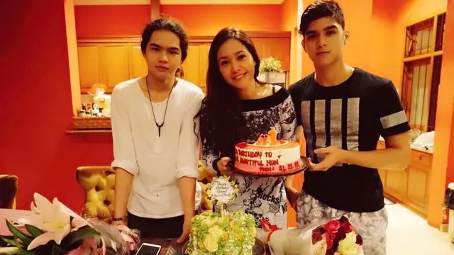 [Bintang] Maia Estianty dan anak-anak