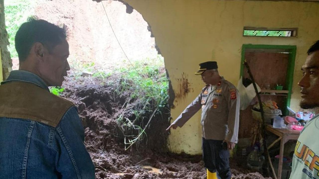 Dua Anak Tewas dalam Insiden Longsor Pangalengan, BPBD Bandung Imbau Warga Waspada