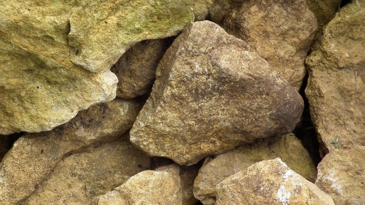 Ciri-Ciri Batuan