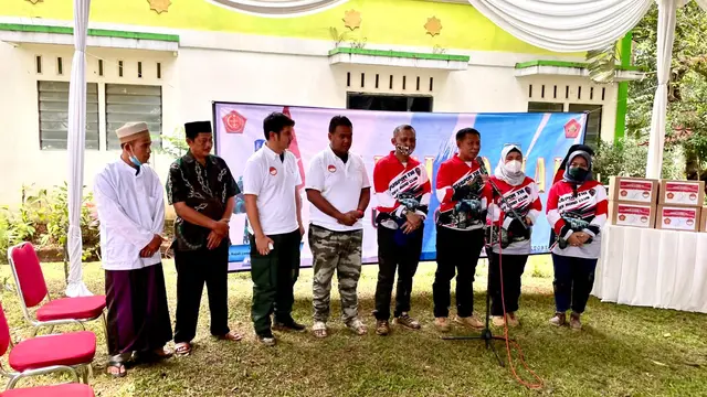 aksi sosial yang digelar Pusat Polisi Militer (Puspom) TNI di Desa Cijayanti, Babakan Madang, Kabupaten Bogor, Jawa Barat, pada 23 Oktober 2021.