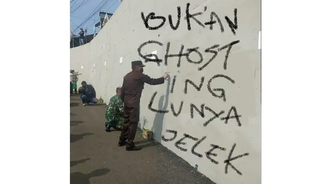 6 Editan Foto ala Netizen di Coretan Tembok Ini Kocak