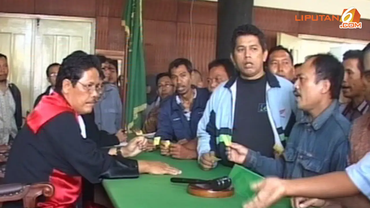 sidang-busway-ricuh-131129-b.jpg