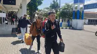 Para pemudik lebaran 2023 telah berdatangan di terminal tipe A Guntur Melati, Garut, Jawa Barat. (Liputan6.com/Jayadi Supriadin)