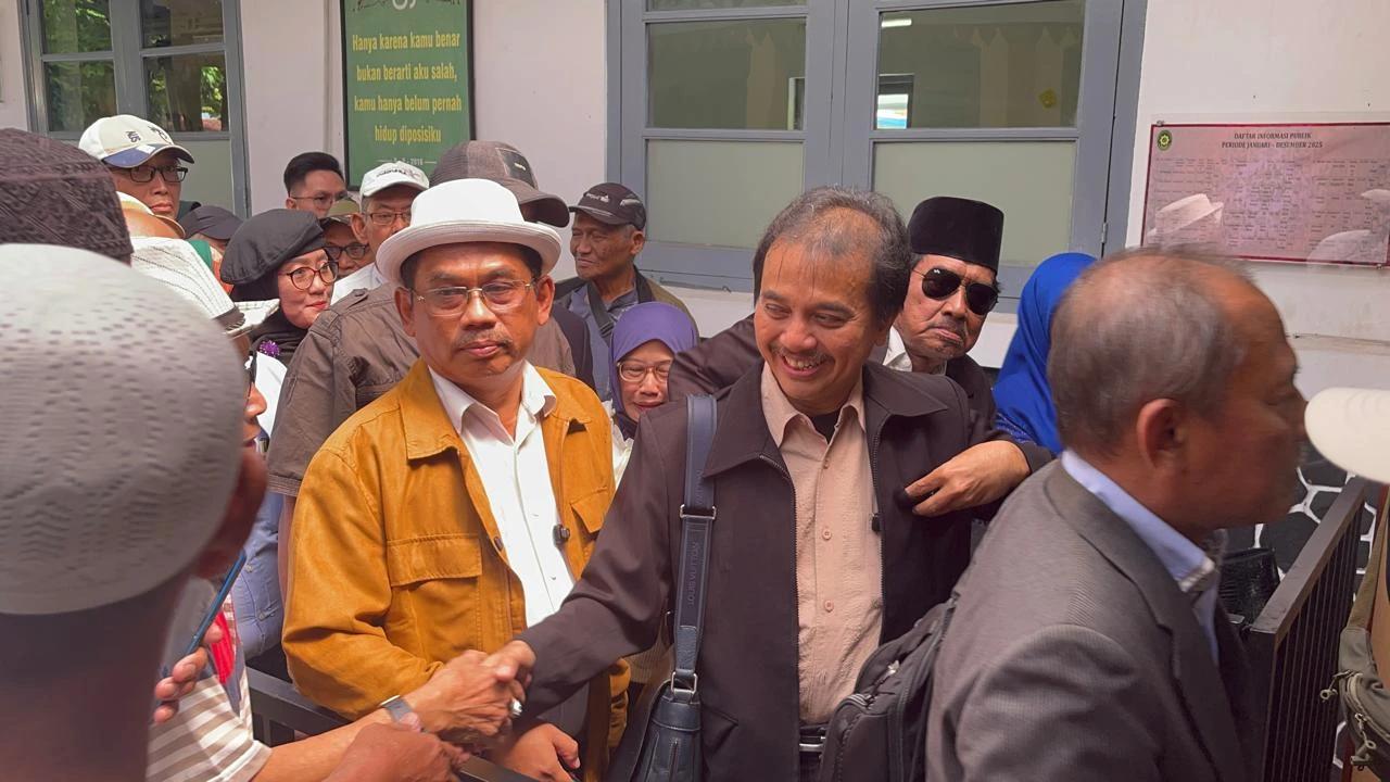 Permohonan Tidak Jelas, Gugatan Roy Suryo cs Terkait Uji KUHP-UU ITE Ditolak MK