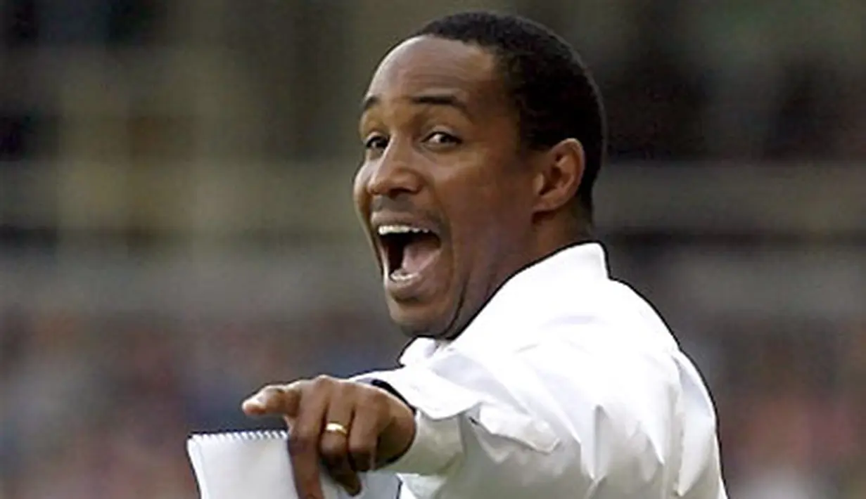 Manager of Blackburn Rovers Paul Ince gestures during the match against West Ham during a Premier League game at Upton Park in London, on August 30, 2008. AFP PHOTO/IAN KINGTON