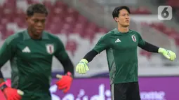 Jelang menghadapi tuan rumah Indonesia, Skuad Samurai Biru melakukan sesi latihan resmi di Stadion Utama Gelora Bung Karno. (Liputan6.com/Angga Yuniar)