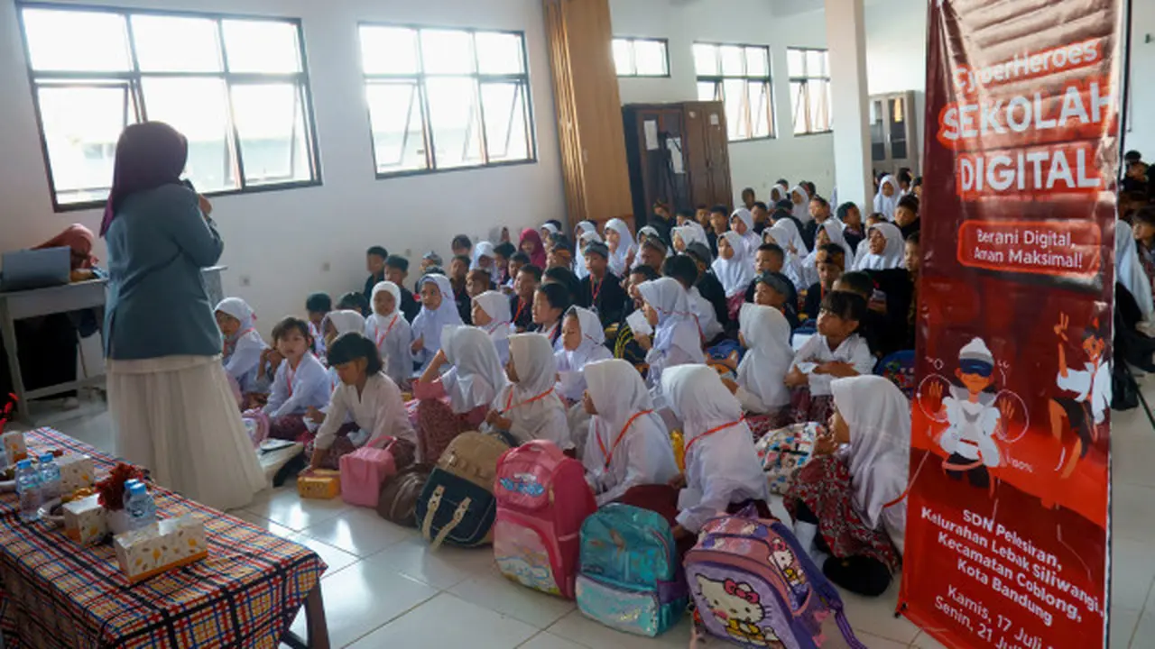 Telkom Ajak Anak Melek Digital Sejak Dini Lewat Program CyberHeroes Sekolah Digital