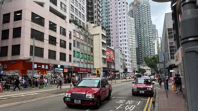 Suasana lalu lintas di salah satu jalanan Hong Kong. (Liputan6.com/Nasrul Faiz)
