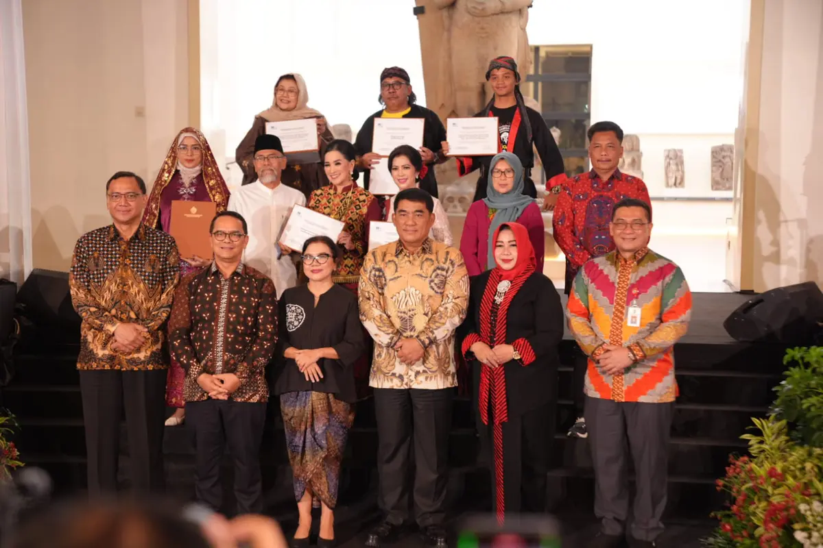 Indonesia Terima Sertifikat UNESCO untuk Kebaya, Kolintang, dan Reog Ponorogo, Apa Maknanya?