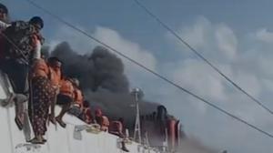 Kapal Mutiara Sentosa 2 Terbakar di Perairan Sumenep, Ratusan Penumpang Dievakuasi