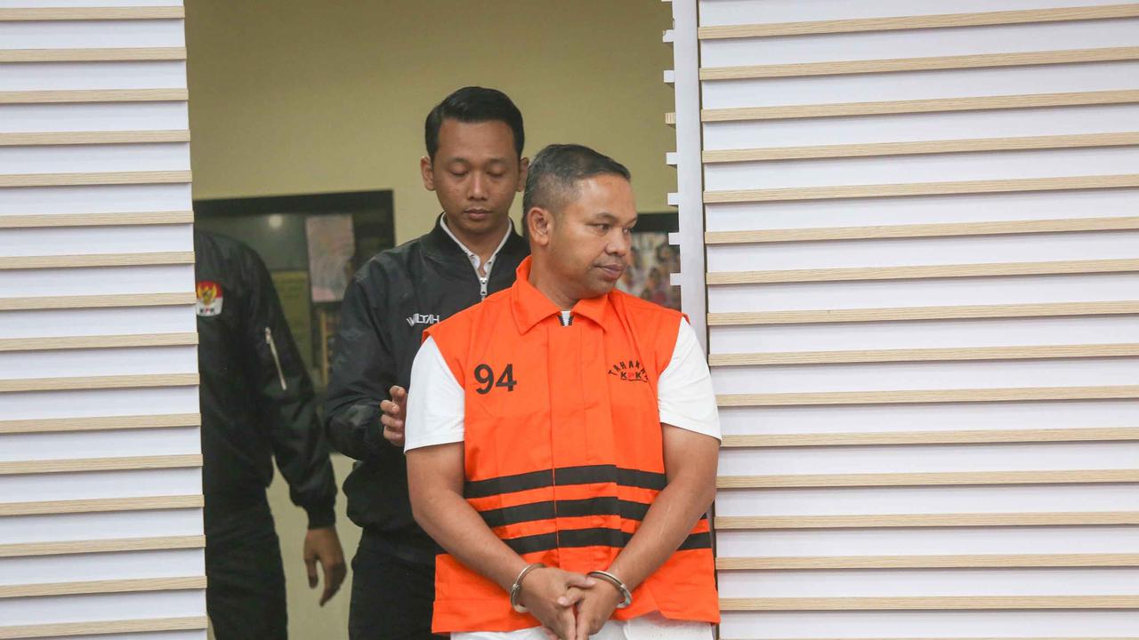 FOTO: Baru 9 Bulan Jadi Gubernur, Abdul Wahid Digelandang KPK dalam Kasus Pemerasan