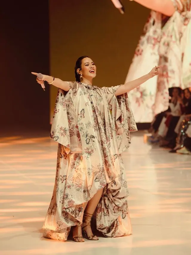 Inspirasi Gaya Lebaran Modis dengan Bahan Nyaman ala Selebriti Tanah Air (Instagram/@raisa6690)