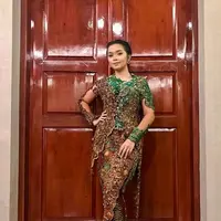 Putri Ayu IMB kerap memakai kebaya (instagram/iamputriayu)