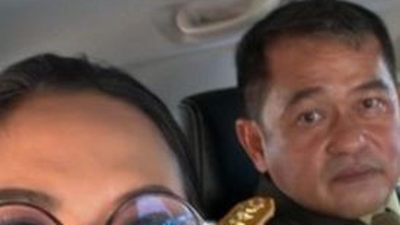 Semobil Berdua, Istri Jenderal Maruli Simanjuntak Full Senyum Usai Suami Dilantik 'Tampang Selalu Sama Kalau Difoto