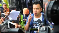 Raffi Ahmad mendatangi Polda Metro Jaya untuk menjalani pemeriksaan sebagai saksi terkait kasus penghinaan lambang negara oleh Zaskia Gotik. [Foto: Faisal R. Syam/Liputan6.com]