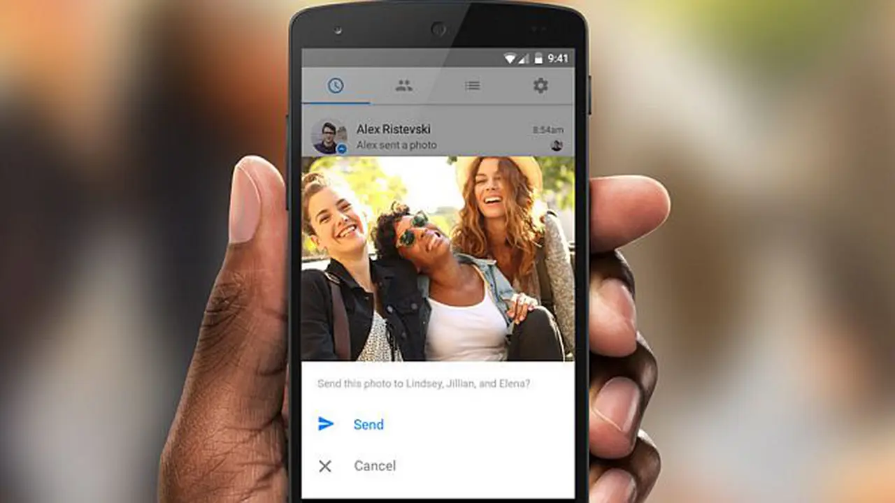 Facebook tengah menguji sebuah fitur baru bernama Photo Magic, yang menggunakan teknologi pengenal wajah untuk mempermudah berbagi foto (Foto: Facebook via Mashable)
