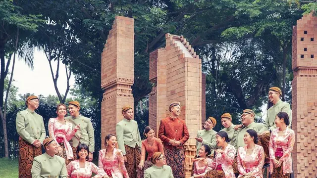 6 Potret Bridesmaid dan Groomsmen Vidi Aldiano-Sheila Dara, Tampil Memukau