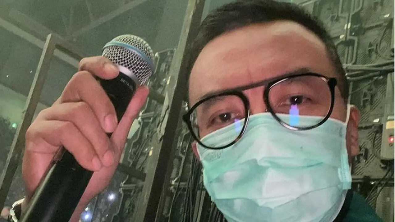 Ari Lasso jelang manggung di salah satu konser bertema Allo Bank Music Concert pada Sabtu (21/5/2022) malam. (Instagram @ari_lasso)
