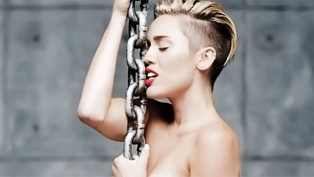 miley-cyrus-130919c.jpg