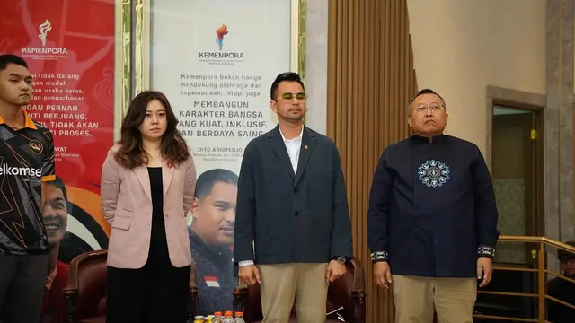 Foto Raffi Ahmad Pakai Jas, Inspirasi untuk Upacara Hari Kemerdekaan 17 Agustus 1945 HUT RI ke-80