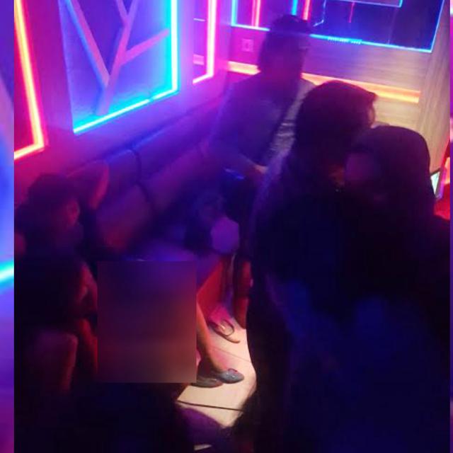 Tugas Pemandu Lagu Karaoke Hanya Menemani Tamu Bernyanyi Tapi