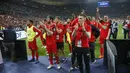Pemain Les Herbiers memberikan aplaus usai pertandingan melawan Paris Saint Germain pada laga final Piala Prancis di Stade de France, Selasa (8/5/2018). Paris Saint Germain menang 2-0 atas Les Herbiers. (AP/Michel Euler)