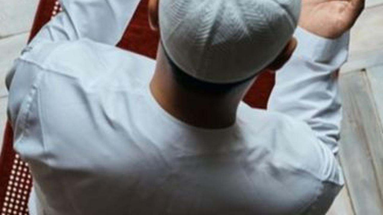 4. Sholat Tahajud