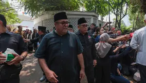 Rano Karno Sampaikan Pesan Haru di Prosesi Pemakaman Guruh Soekarnoputra