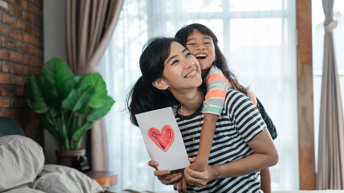 5 Tips Membangun Mental Kuat pada Anak dengan Sikap Hangat