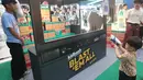 Seorang anak bermain di salah satu wahana hIPlay Playground di Lippo Mall Puri. Kehadiran wahana interaktif tersebut menjadi bagian dari pengenalan sejumlah karakter dan cerita kekayaan intelektual (IP) lokal Indonesia kepada masyarakat. (KLY/Budy Santoso)