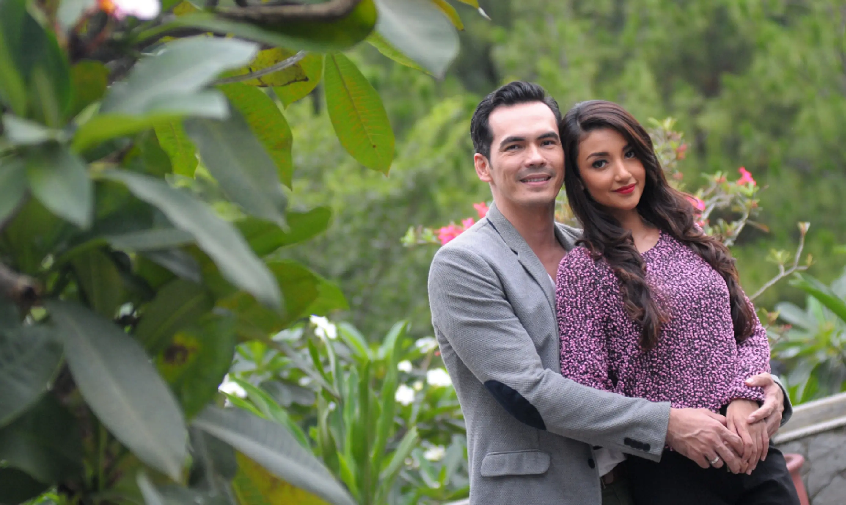Atalarik Syah dan Tsania Marwa saat ditemui di lokasi syuting Elif Indonesia (Liputan6.com/Herman Zakaria)