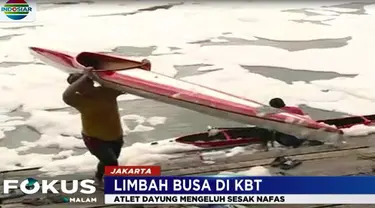 Mereka tidak bisa berlatih lama karena mengeluh sesak nafas usai berlatih di aliran Kanal Banjir Timur.