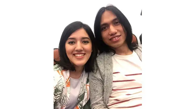 Pertemuan Ify dan Gerald berawal dari acara ulang tahun teman Ify.