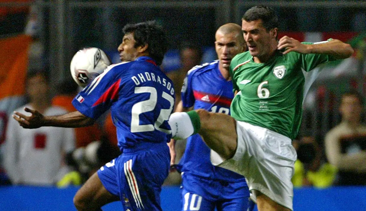 Roy Keane bersama Republik Irlandia ini memang tak terlalu menonjol, tapi Keane adalah kapten yang luar biasa bagi Manchester United di era Sir ALex Ferguson. Keane membela Timnas Irlandia selama 14 tahun sejak 1991 hingga 2005. (Foto: AFP/Jacques Demarthon)