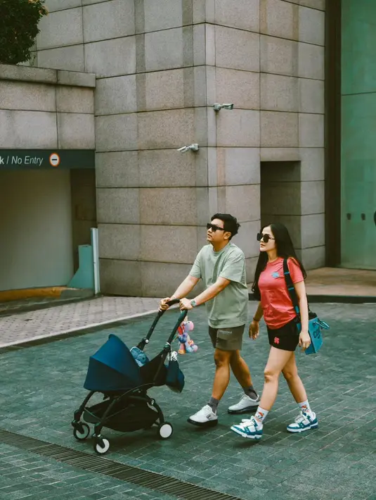 Sejak awal hubungan Denny Caknan dan Bella Bonita memang kerap menuai banyak sorotan. Setelah menjadi pasangan suami istri dan memiliki buah hati, kini banyak sekali para penggemar yang selalu mendukung keduanya. (Liputan6.com/IG/@denny_caknan)
