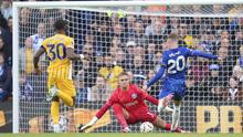 Semua gol kemenangan Chelsea diborong oleh Cole Palmer. Sementara Brighton hanya mampu memperkecil kedudukan berkat gol Georginio Rutter dan Carlos Baleba. (AP Photo/Kin Cheung)