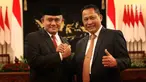 Kepala BNN Irjen Heru Winarko berpose bersama Komjen Budi Waseso atau Buwas usai resmi dilantik di Istana Negara, Jakarta, Kamis (1/3). Heru menggantikan Budi Waseso yang mulai pensiun dari Polri mulai hari ini. (Liputan6.com/Angga Yuniar)