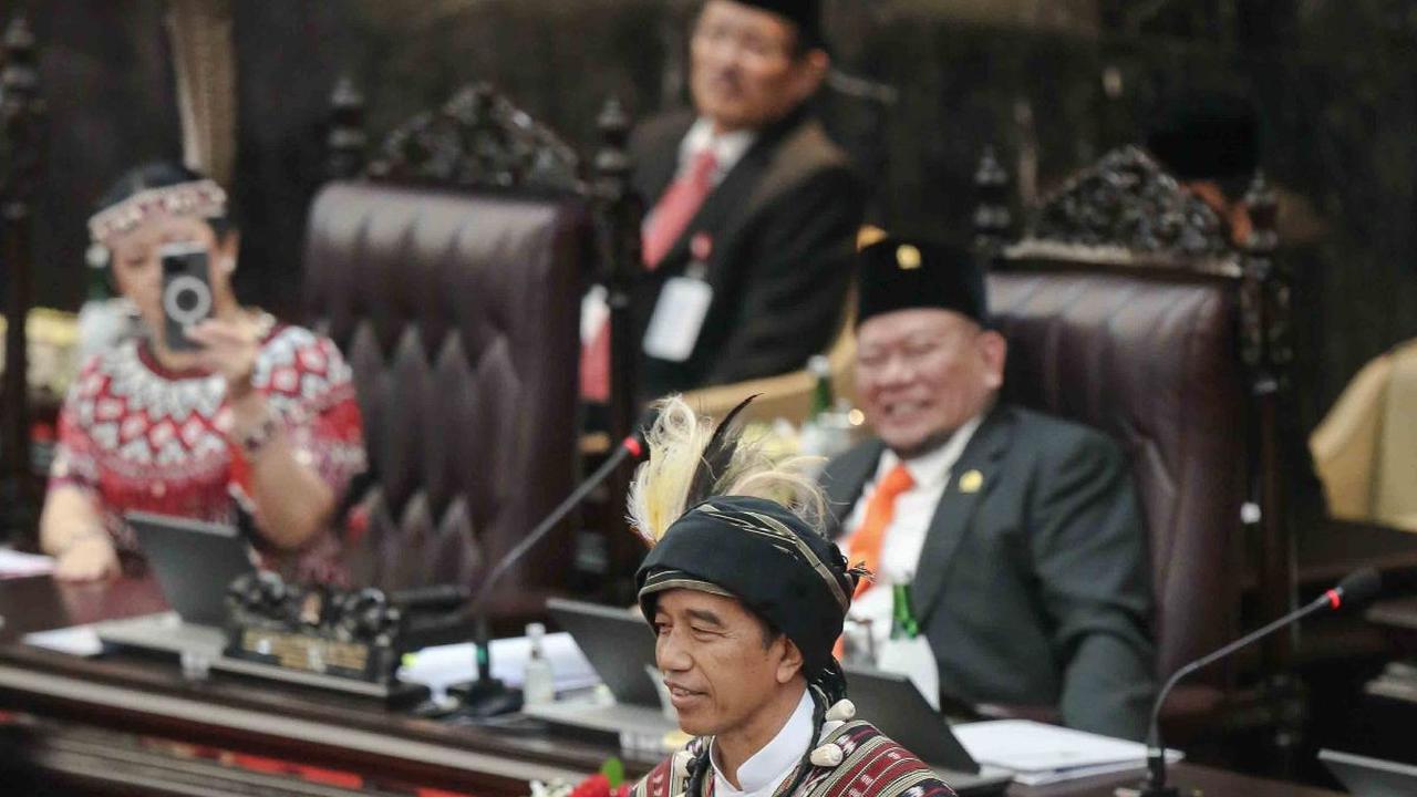 Jokowi menekankan bahwa dirinya bukanlah Ketua Umum Partai Politik maupun Ketua Koalisi partai. Sehingga, dia tidak bisa menentukan capres dan cawapres 2024.