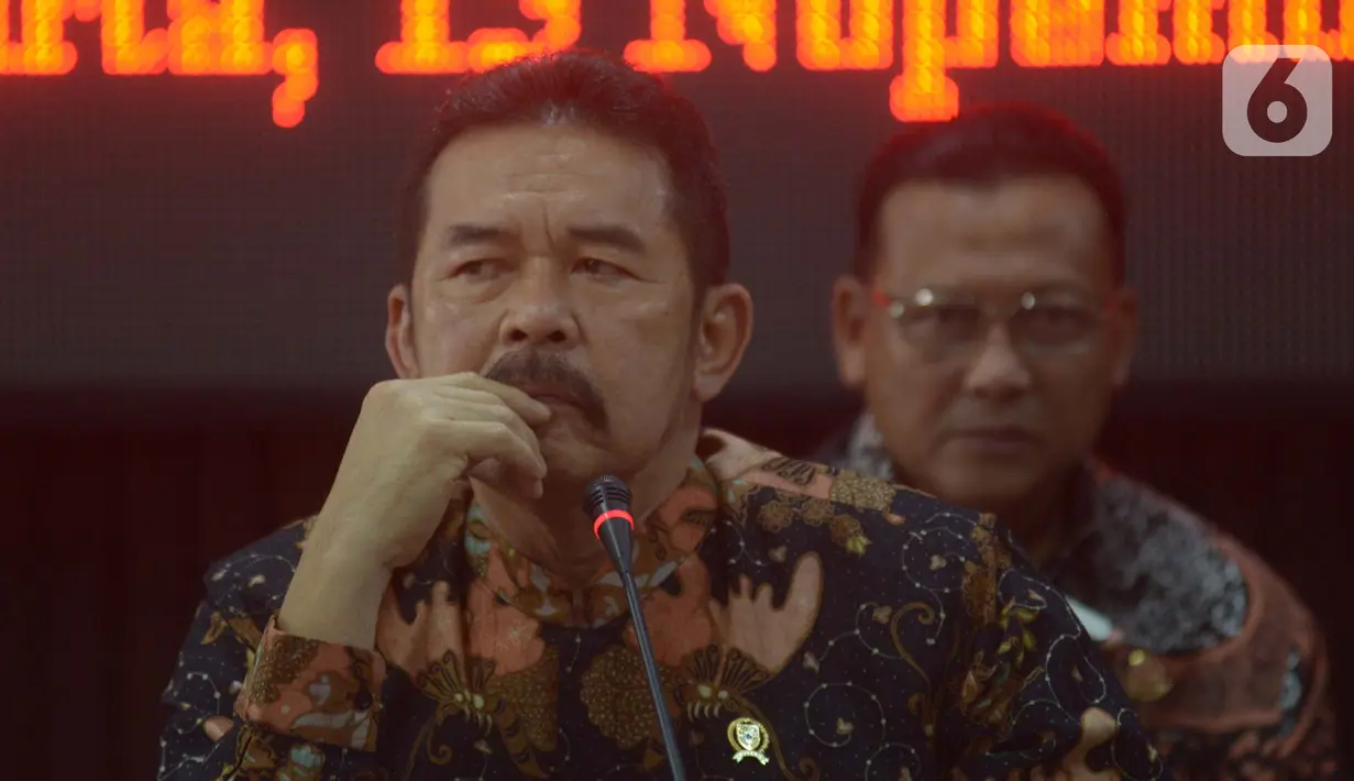Jaksa Agung ST Burhanuddin menggelar barang bukti perkara hasil eksekusi perkara terpidana Koko Jiang alias Kokos Leo Lim di Gedung Kejaksaan Agung, Jakarta, Jumat (15/11/2019). Kejaksaan menyita barang bukti dalam perkara tindak pidana korupsi sebesar Rp. 477.359.539.000. (merdeka.com/Imam Buhori)