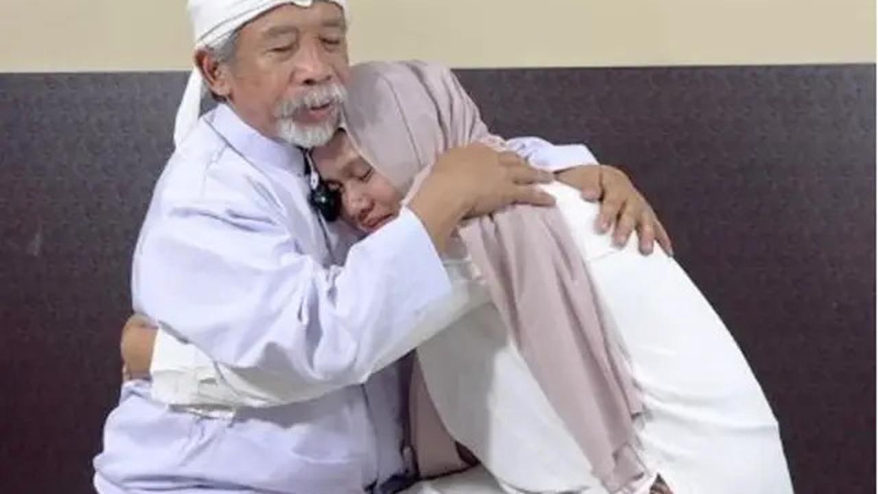 6 Potret Kenangan Pelawak Qomar 4 Sekawan dan Istri, Kerap Bikin Konten Bareng