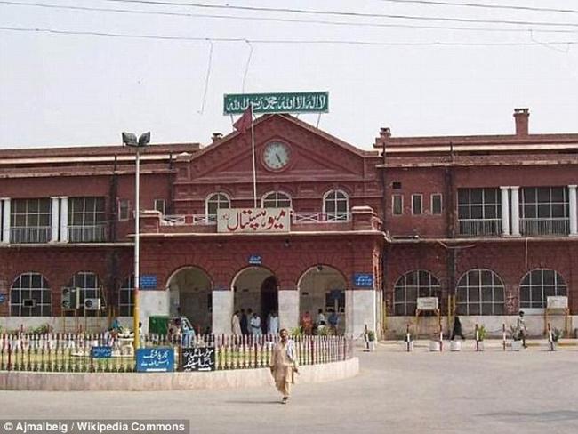 Rumah Sakit Mayo di Lahore, Pakistan | Photo: Copyright asiantown.net