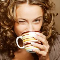 Kopi sering dituding menjadi penyebab naiknya asam lambung dan maag kambuh. Benarkan demikian? Apa benar orang yang memiliki maag tidak boleh minum kopi sama sekali?