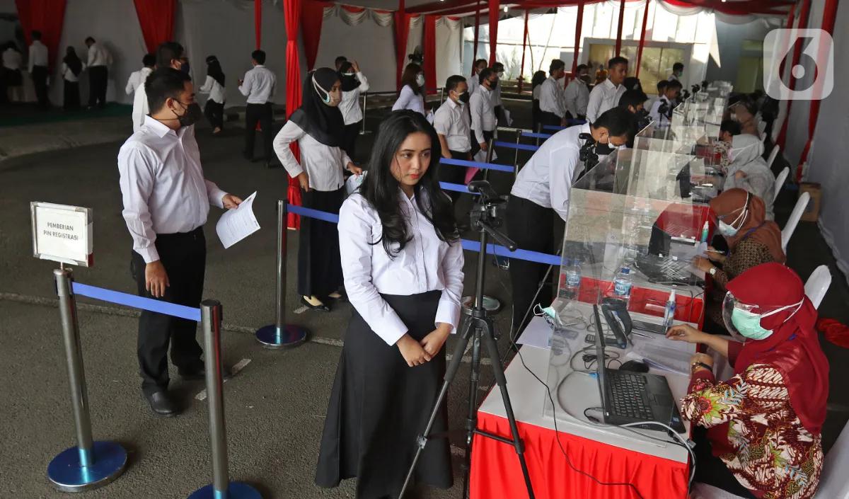 Ketiga, syarat pakaian atau baju yang digunakan saat tes SKD.