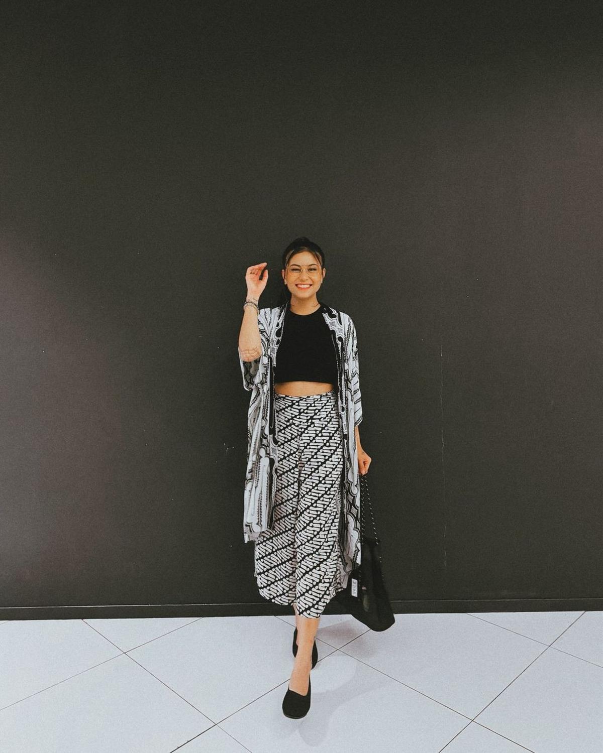 Profil Awkarin, Selebgram yang Berkonflik dengan Jonathan Alden dan Brisia Jodie
