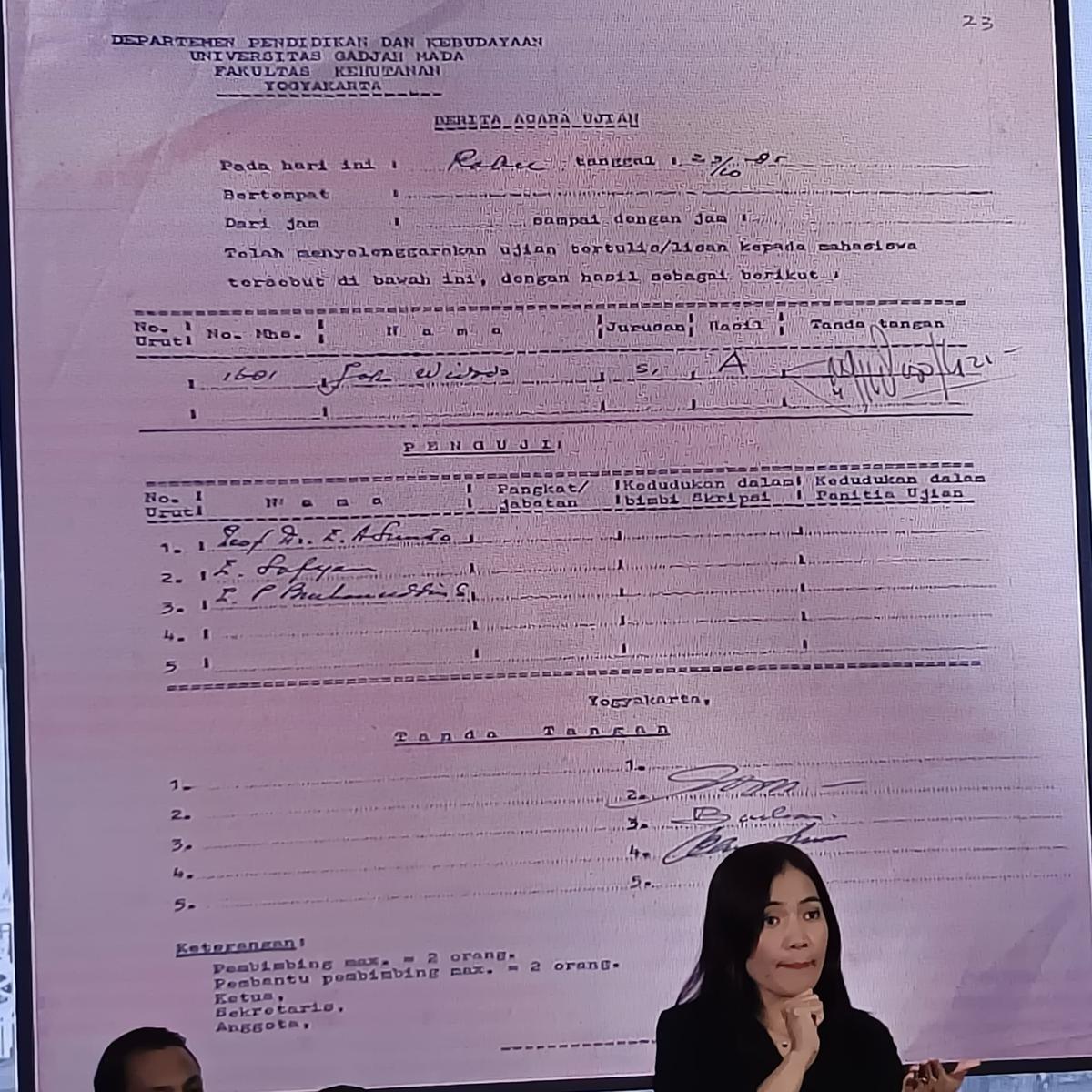 Bareskrim perlihatkan ijazah Jokowi