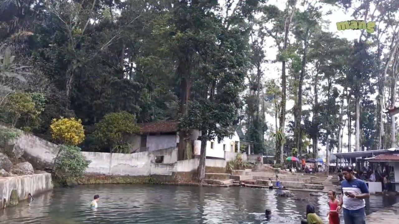 Banyak Didatangi Peziarah